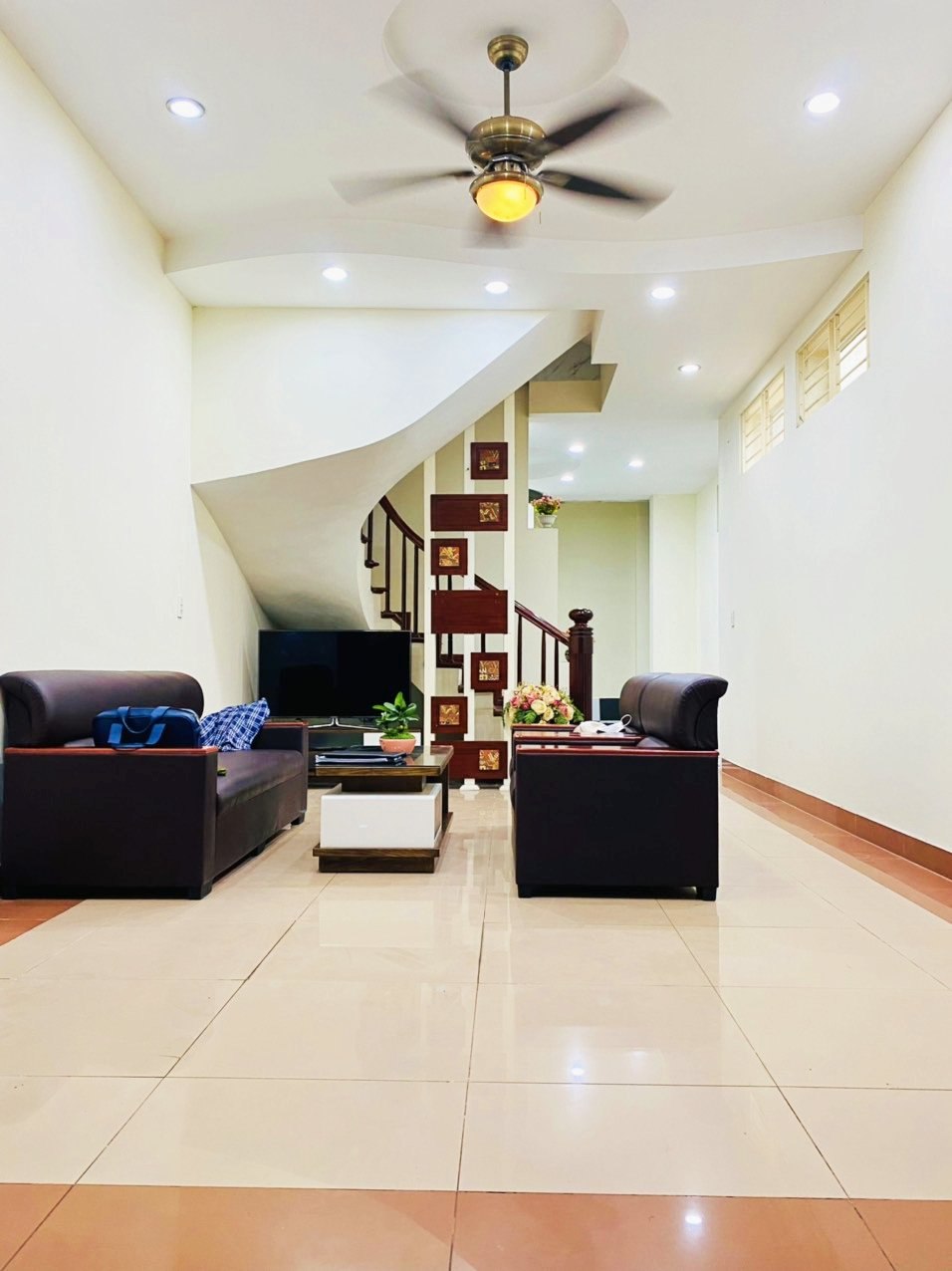 QUÁ HOT!! Bán nhà Đường Láng 60m2 4T giá 6.5 tỷ TẶNG NỘI THẤT VIP ngõ thông thoáng, ở ngay 0936.288.283