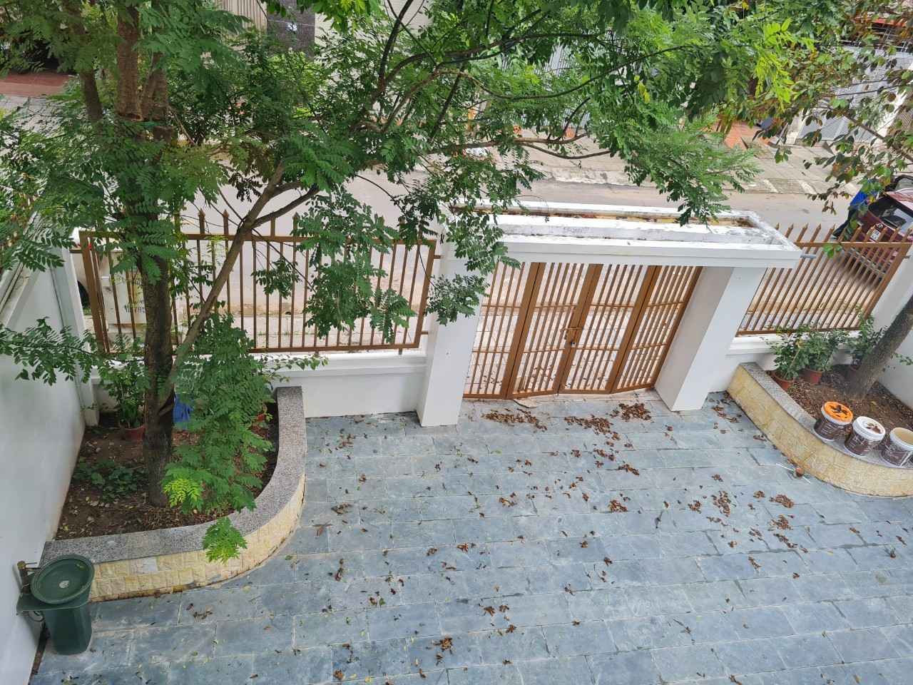 BÁN BIỆT THỰ 4 TẦNG THÀNH PHỐ GIAO LƯU 245M THANG MÁY 2 MẶT TIỀN 52 TỶ