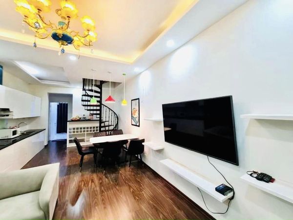 BÁN NHÀ ĐƯỜNG CHU HUY MÂN - 4 TẦNG - MẶT TIỀN 30M - GIÁ MINI 5.5 TỶ