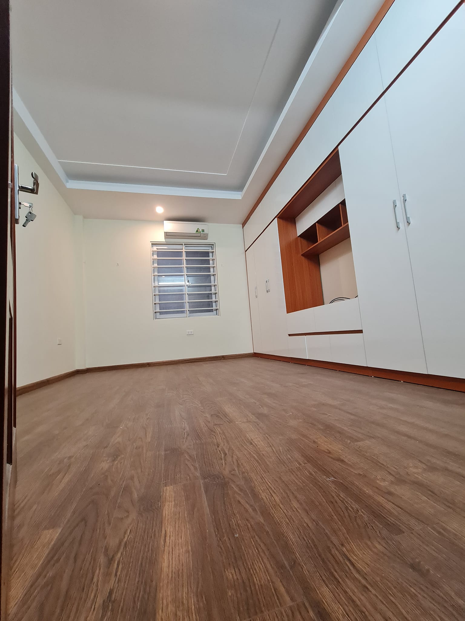 Nhà Vương Thừa Vũ, Phân Lô gara ô tô, đường thông Kinh Doanh, Dưới 11 tỷ