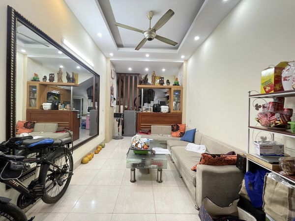 BÁN NHÀ ĐƯỜNG BÙI THIỆN NGỘ LONG BIÊN 32M2 - 4 TẦNG MỚI XÂY - MẶT TIỀN 3.7M - GIÁ 4.1 TỶ NỘI THẤT NHẬP NGOẠI .Ô TÔ ĐỖ CỔNG