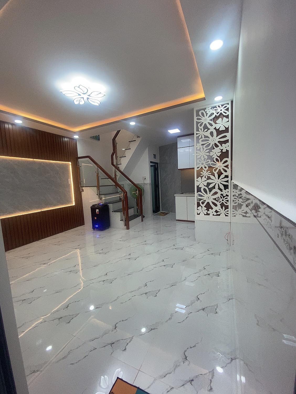 BÁN GẤP NHÀ HẺM 181/ ÂU DUONGQ LÂN QUẬN 8 .NHÀ ĐẸP DỌN VÀO Ở LIỀN .