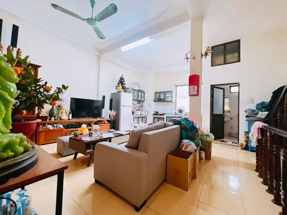 NHÀ MẶT PHỐ - TRUNG TÂM VĂN QUÁN - MẶT TIỀN RỘNG - THÔNG SỐ KIM CƯƠNG - KINH DOANH ĐỈNH.