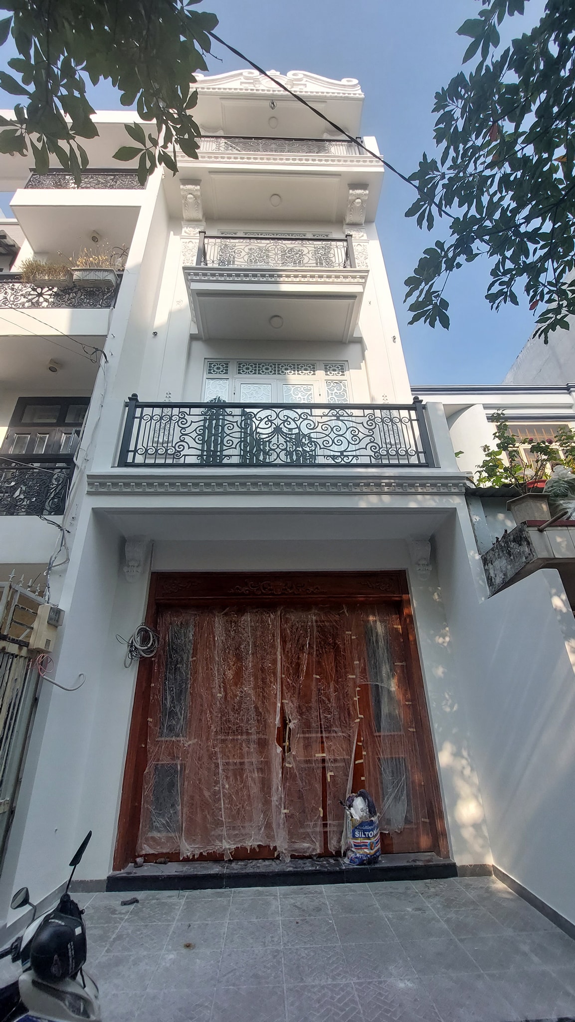 NHÀ MỚI Q.11 LẠC LONG QUÂN, HẼM 6M, NGANG 4.5X13, 5 TẦNG, NHỈNH 8 TỶ