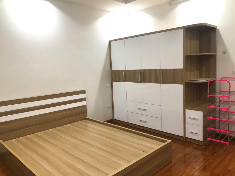 Chủ nhà nhờ cho thuê hộ nhà riêng tại Bồ Đề Full đồ chỉ việc sách vali vào ở. 12tr/tháng.