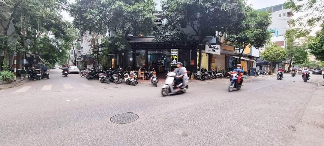 MẶT PHỐ-Ô TÔ TRÁNH-VỈA HÈ E BÊN- LÔ GÓC 2 MẶT TIỀN- KD BẤT CHẤP- VỊ TRÍ ĐỘC TÔN