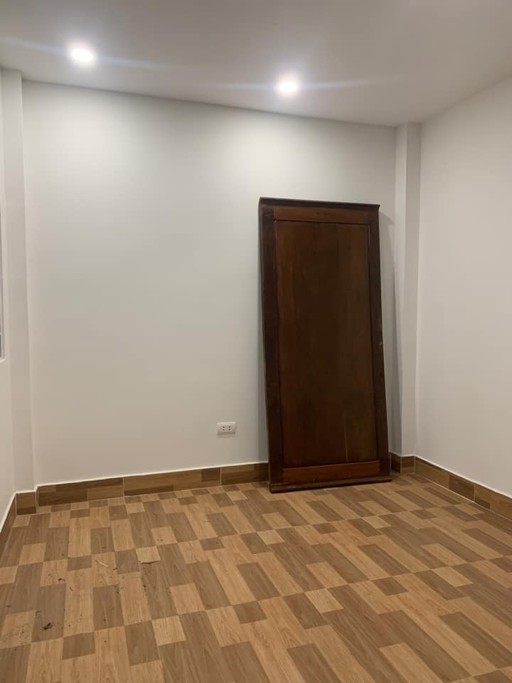 Cần cho thuê nhà riêng tại Thạch Bàn, Long Biên, Hà Nội nhà mới tinh chưa ai ở có sân.