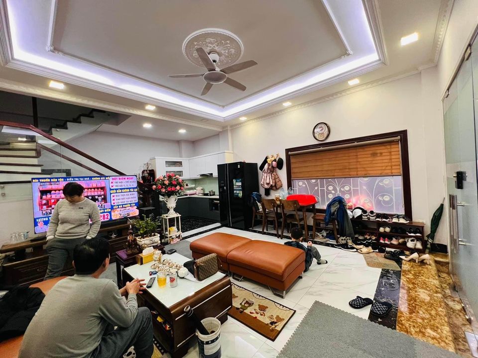 BÁN NHÀ ĐỐNG ĐA 43/45M — 5 TẦNG — MT 5.5M Nhà Dân Xây Tâm Huyết — Thông Thoáng, Tặng Full