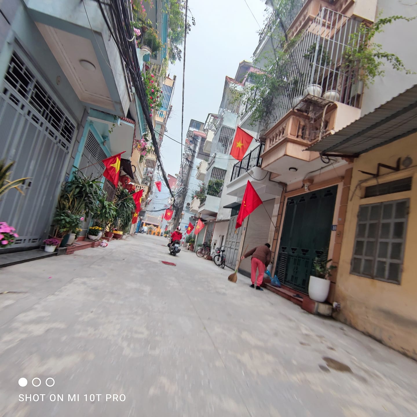 Bán gấp nhà 4 tầng Ngọc Thụy 40m2, ngõ ô tô tránh quy hoạch ổn nhỉnh 4 tỷ