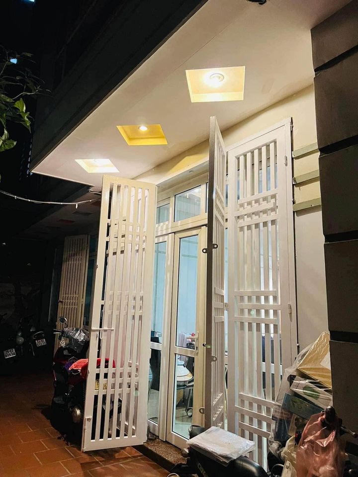 BÁN NHÀ TÔN ĐỨC THẮNG 30/33M - 5 TẦNG — MT 3.5M Chủ Tự Xây VUÔNG VẮN, NGÕ 3 Gác Thông, Dân Trí Cao.