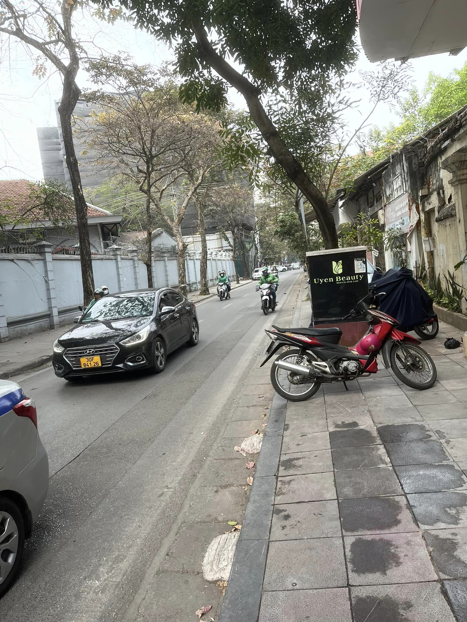 BÁN GẤP KIM NGƯU, KINH DOANH, VỈA HÈ, Ô TÔ TRÁNH 51M x4T NHỈNH 6 TỶ