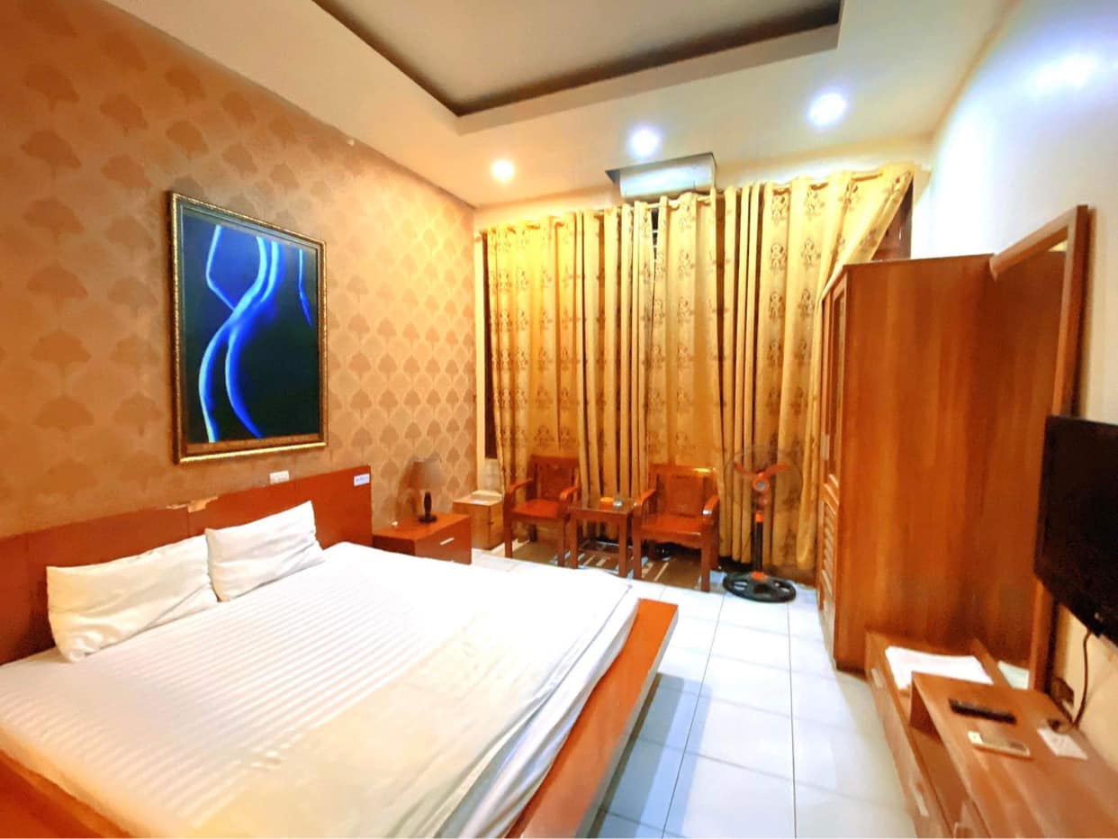 Cực hiếm nhà 5T KD ngã 3 ngõ 282 Lạc Long Quân giao Trích Sài quận Tây Hồ 65m2 giá 29.2 tỷ