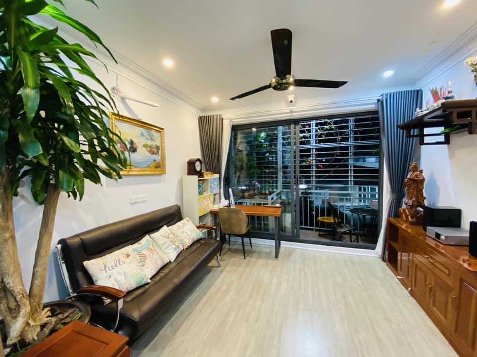 Cần bán nhà ngõ 103 Pháo Đài Láng, Đống Đa. DT 39/45m2 từ tầng 2*5T, giá 6,6tỷ.