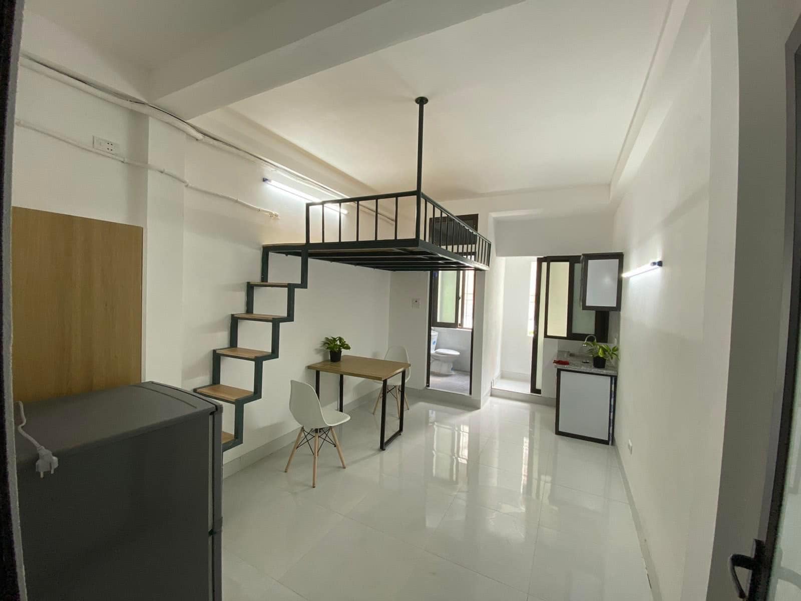 3.95 tỷ có nhà Cầu Giấy, 44m2, 6 tầng, 10 phòng khép kín doanh thu 35tr/tháng