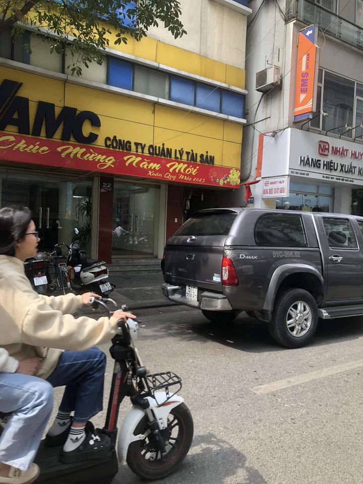 BÁN NHÀ TT ĐO ĐIÊN PHỐ CỔ LÒ VÔI HOÀN KIẾM. SỔ ĐỎ . Ở SƯỚNG.