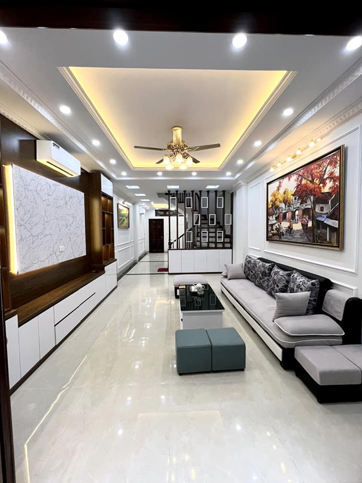 BÁN NHÀ XUÂN LA - TÂY HỒ. Ô TÔ GẦN NHÀ. GẦN PHỐ. DT 38M. 5 TẦNG. GIÁ 5 ,6 TỶ