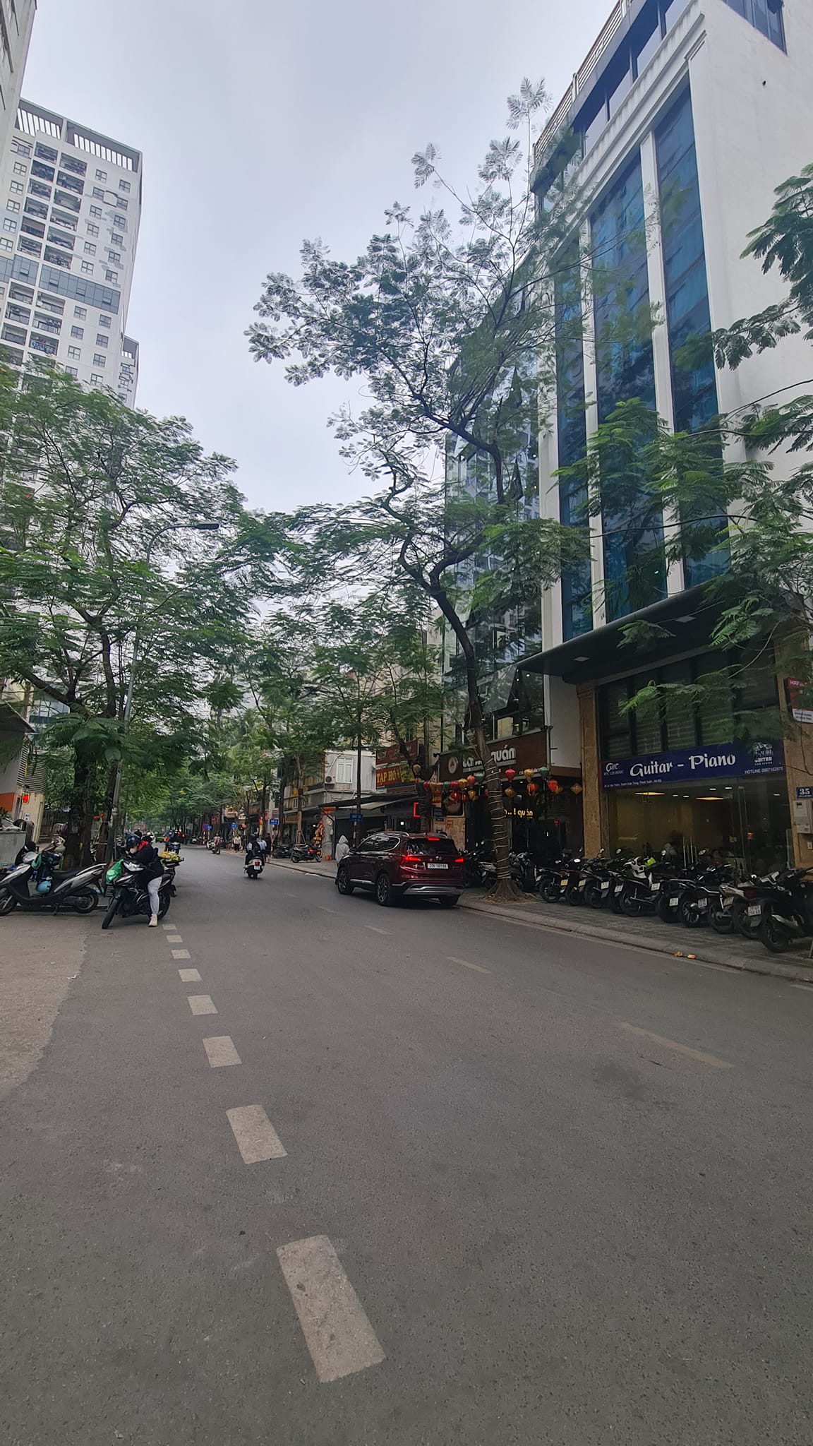 Bán nhà 7 tầng thang máy mặt phố Nguyễn Tuân-Mặt tiền 6,5m-Dòng tiền 840tr/năm . Liên hệ 0915885164