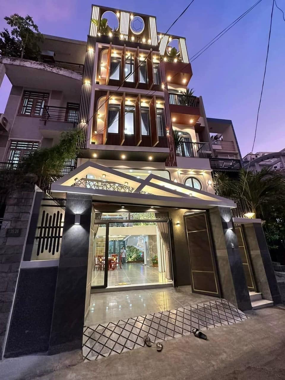 BÁN NHÀ SIÊU PHẨM HIỆN ĐẠI NGUYỄN TƯ GIẢN 5 TẦNG 6.5*17 CHỈ 15.2 tỷ Phường 12 Gò Vấp