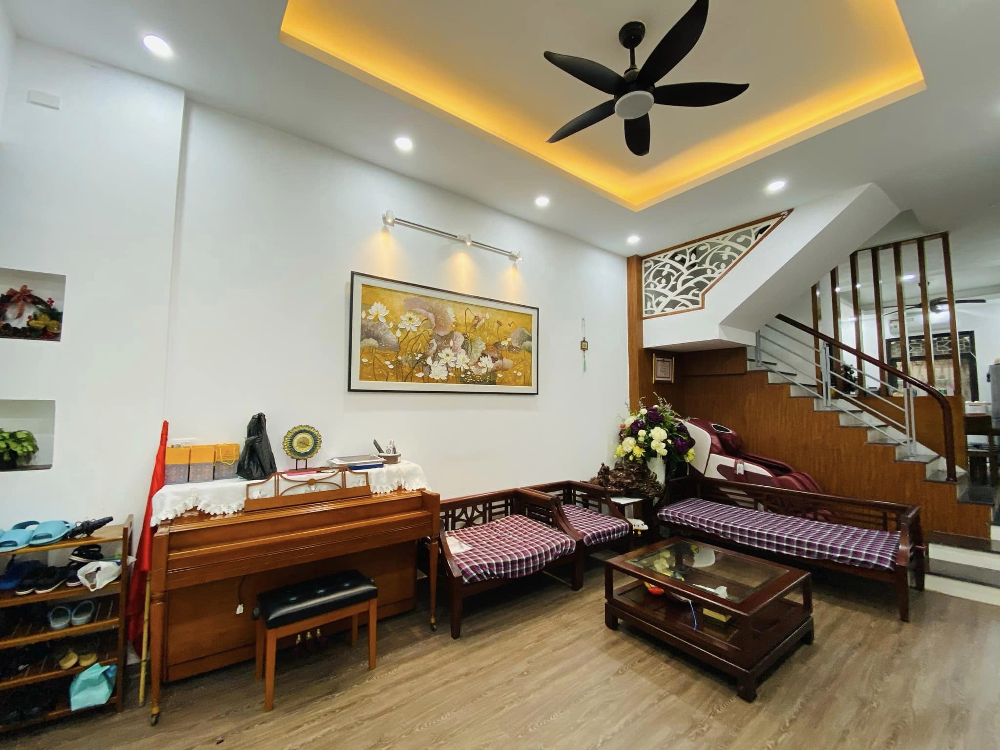 76m2