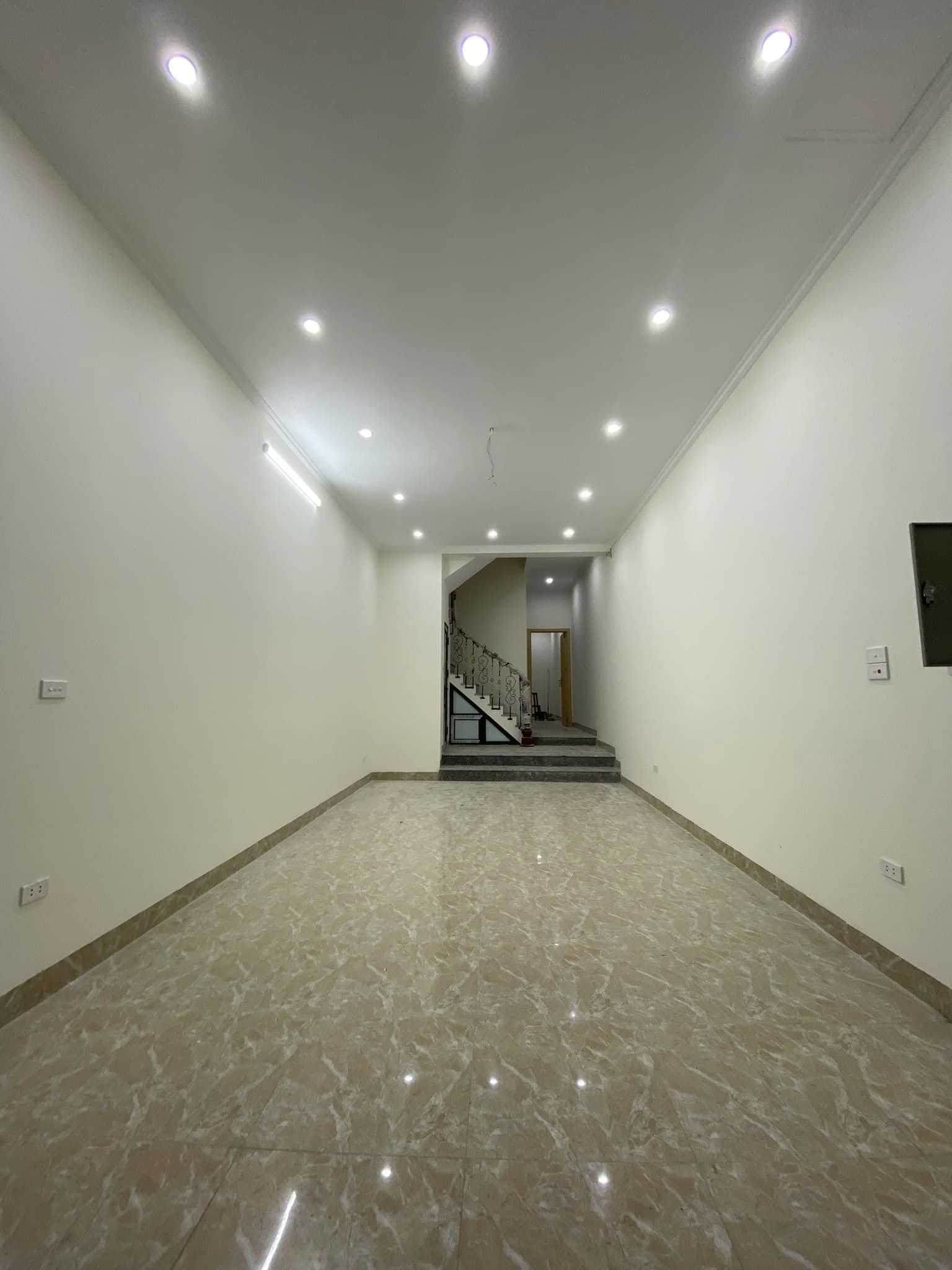 Bán nhà 7 tầng Xuân La 73m2, phân lô vỉa hè 2 ô tô chạy vòng quanh, KD VP, 17.3 tỷ