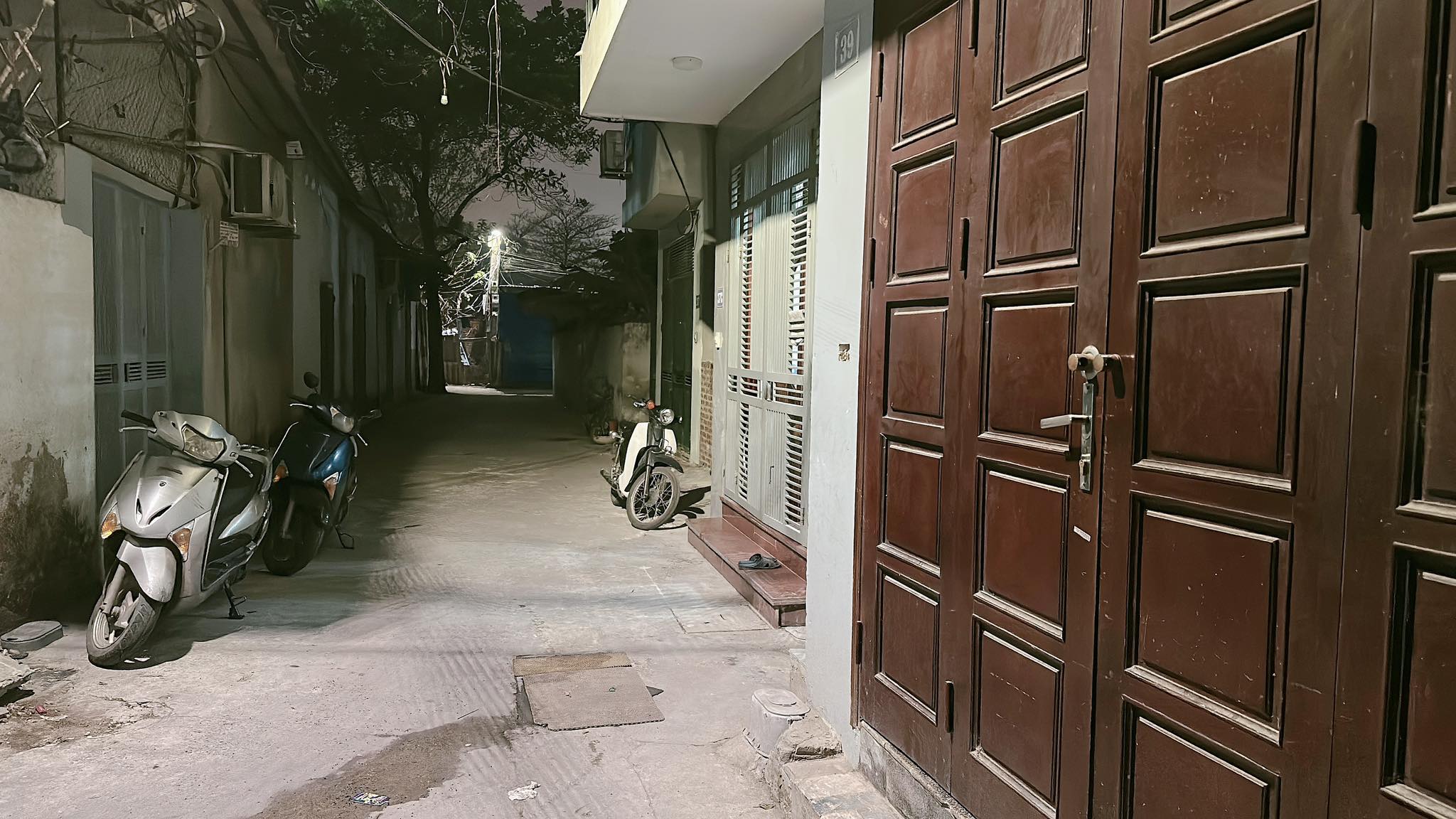 BÁN NHÀ ! LÔ GÓC - Ô TÔ ĐỖ CỬA, SIÊU PHẨM GIÁ RẺ BẤT NGỜ,