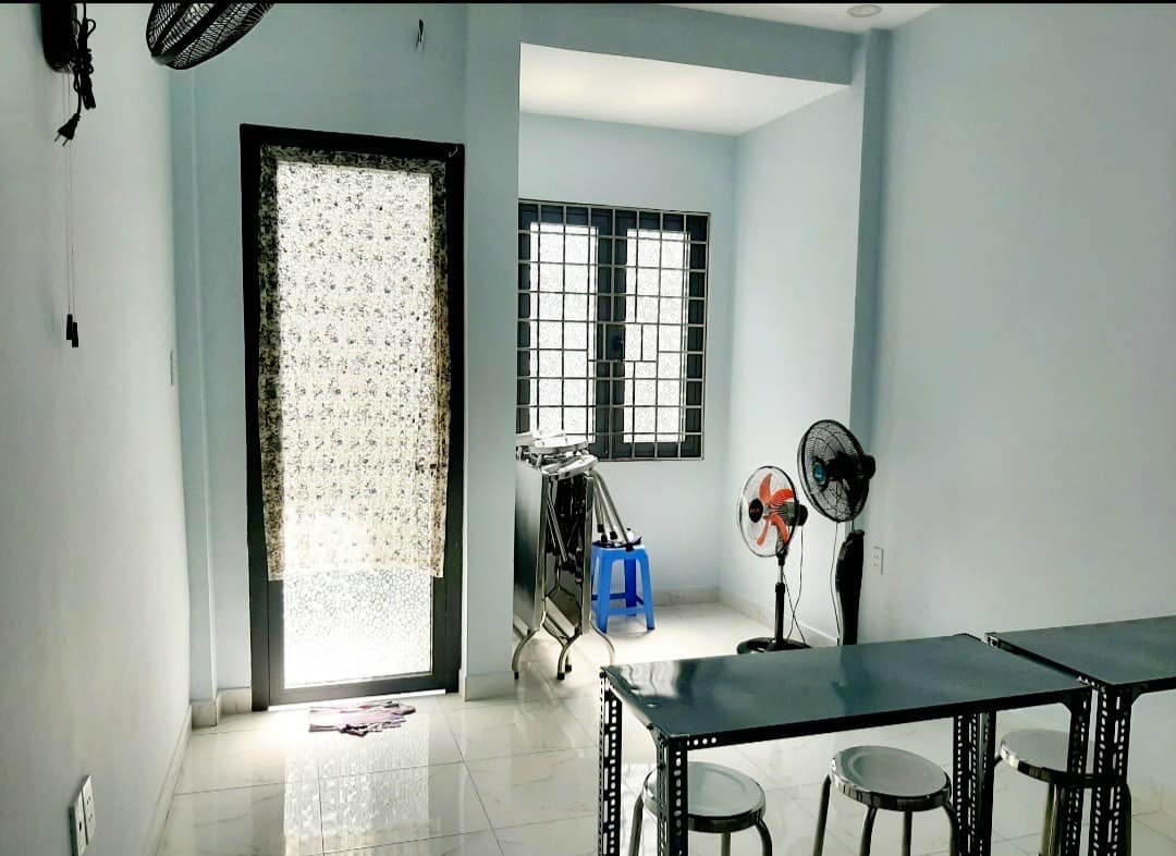 Bán Nhà Âu Cơ, Tân Bình, 2 Tầng, 46m2, Nhà Mới Dọn Vào Ở Ngay, Chỉ 4 Tỷ .