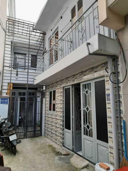 Chủ kẹt tiền cần bán gấp nhà 1 lầu Dt 4,5x 5 gần trường Trung Mỹ Tây giá chỉ 1,9 tỷ. Gấp lắm rồi ạ !