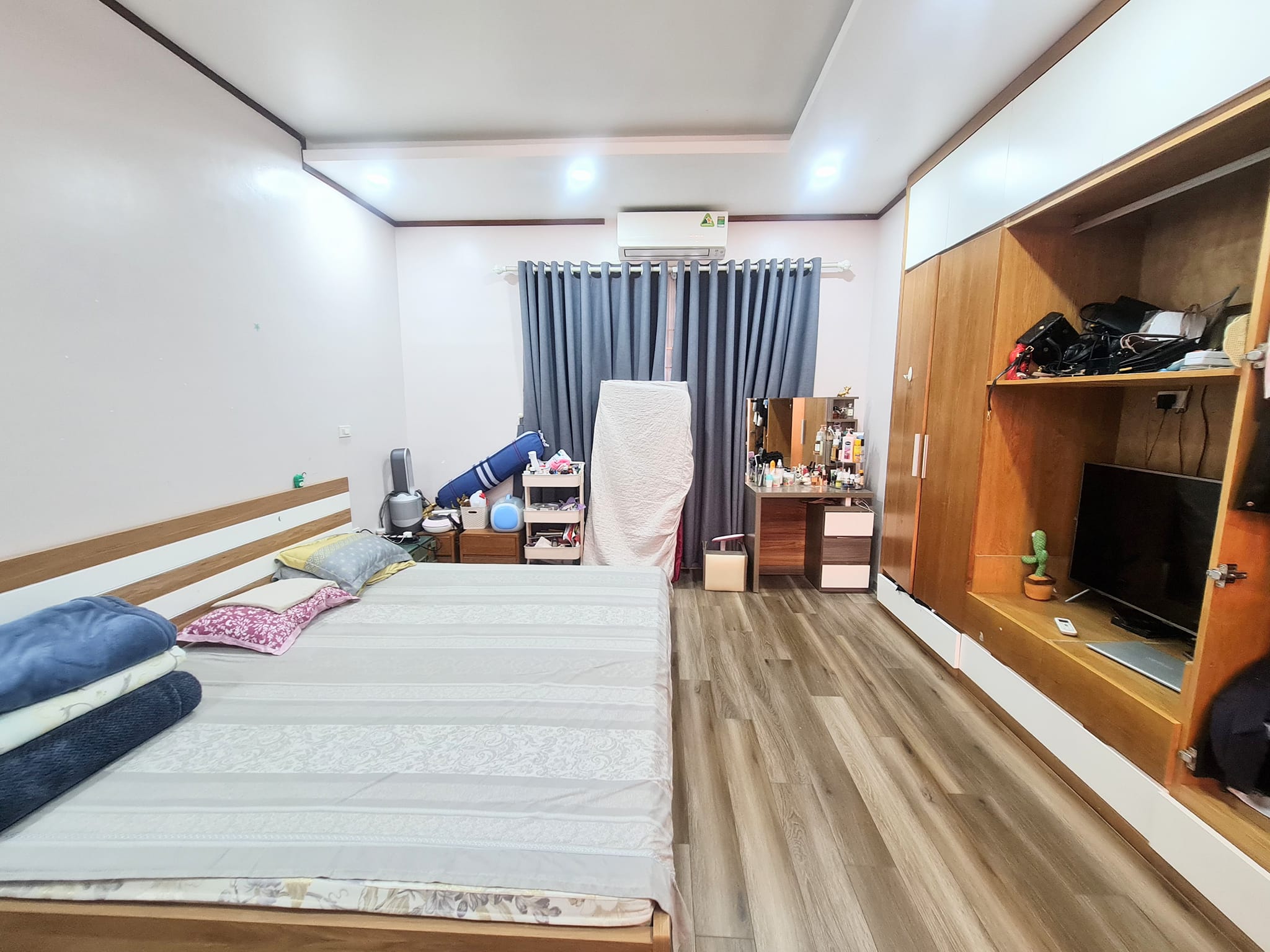 Bán Nhà Võ Văn Dũng, 63m2 6T MT6M, Giá 15.7 Tỷ, Phân Lô, Ô Tô, Kinh Doanh