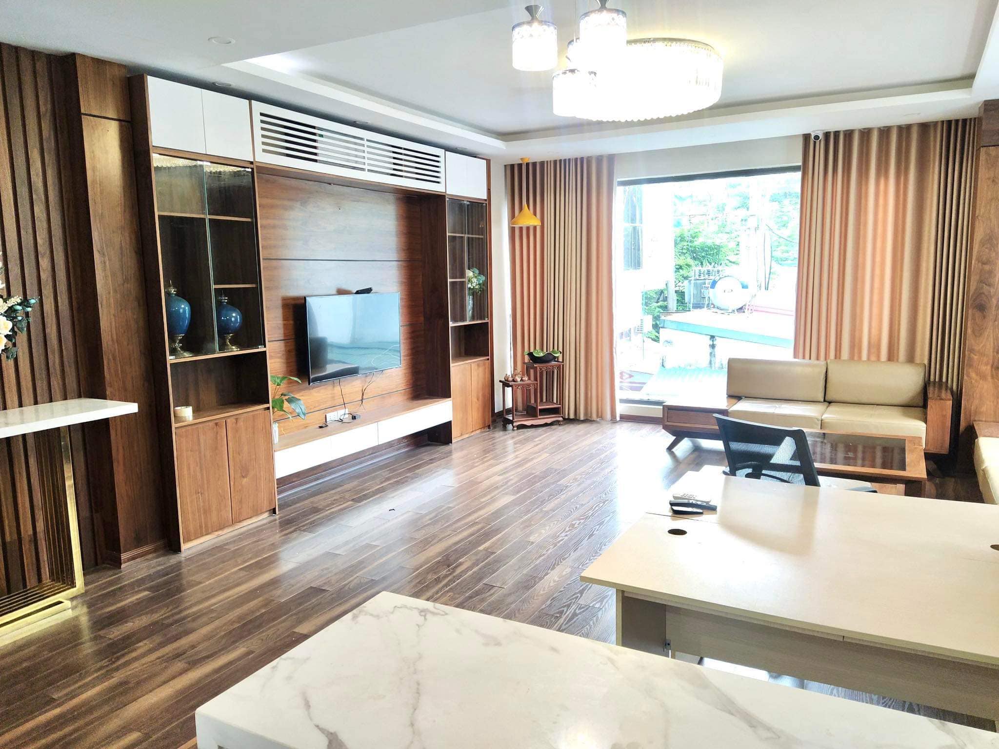 Hơn 3 tỷ nhà Vũ Tông Phan 40m, 4 tầng full đồ, ngõ thông, ô tô gần. LH 0979266220