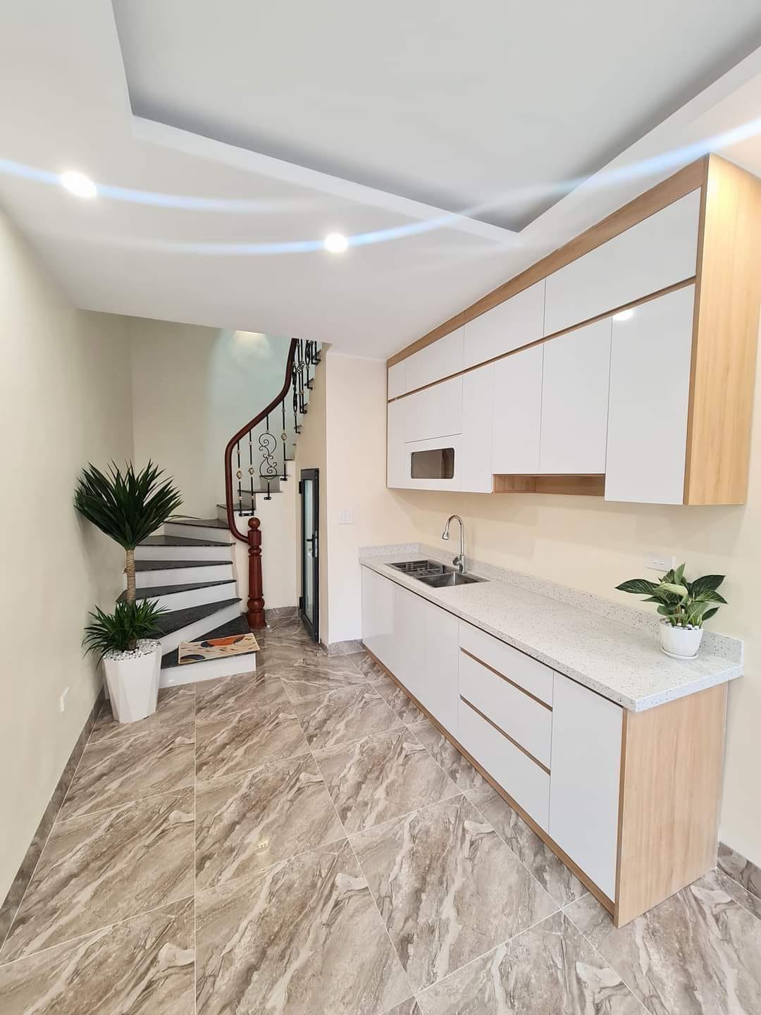 Bán nhà phố Minh Khai, LÔ GÓC, 3 NGỦ ĐẸP, giá 3.4 tỷ