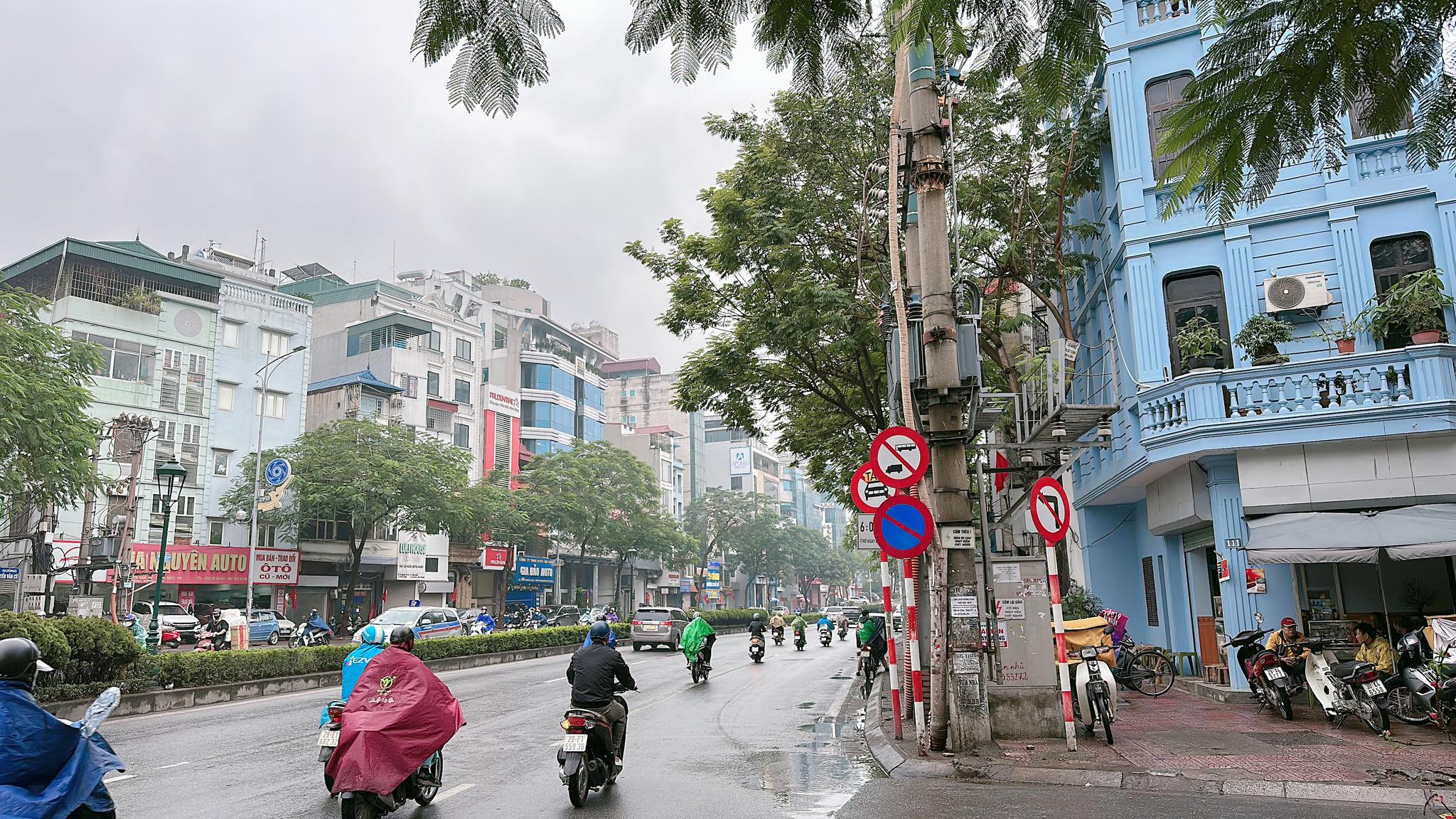 BÁN NHÀ MẶT PHỐ NGUYỄN VĂN CỪ -SIÊU KINH DOANH - LỢI NHUẬN CỰC KHỦNG - VỈA HÈ RỘNG - NHÌN MÊ LUÔN.