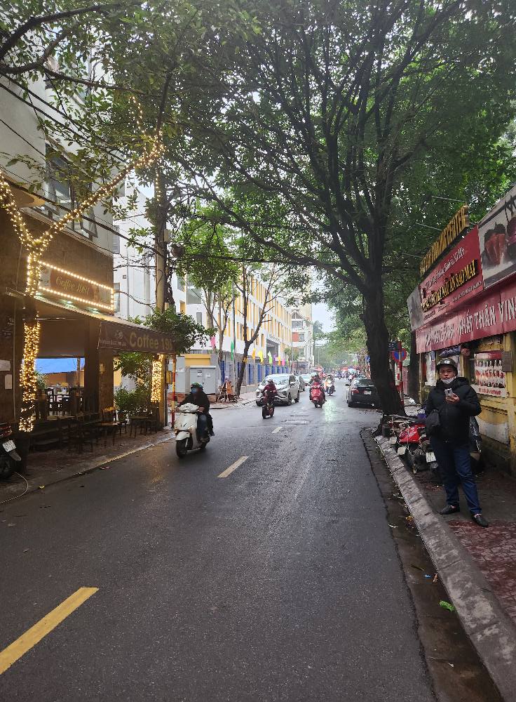 Bán nhà mặt phố Hoàng Ngân,DT 43m x 7 tầng,mặt phố kinh doanh đa nghành nghề