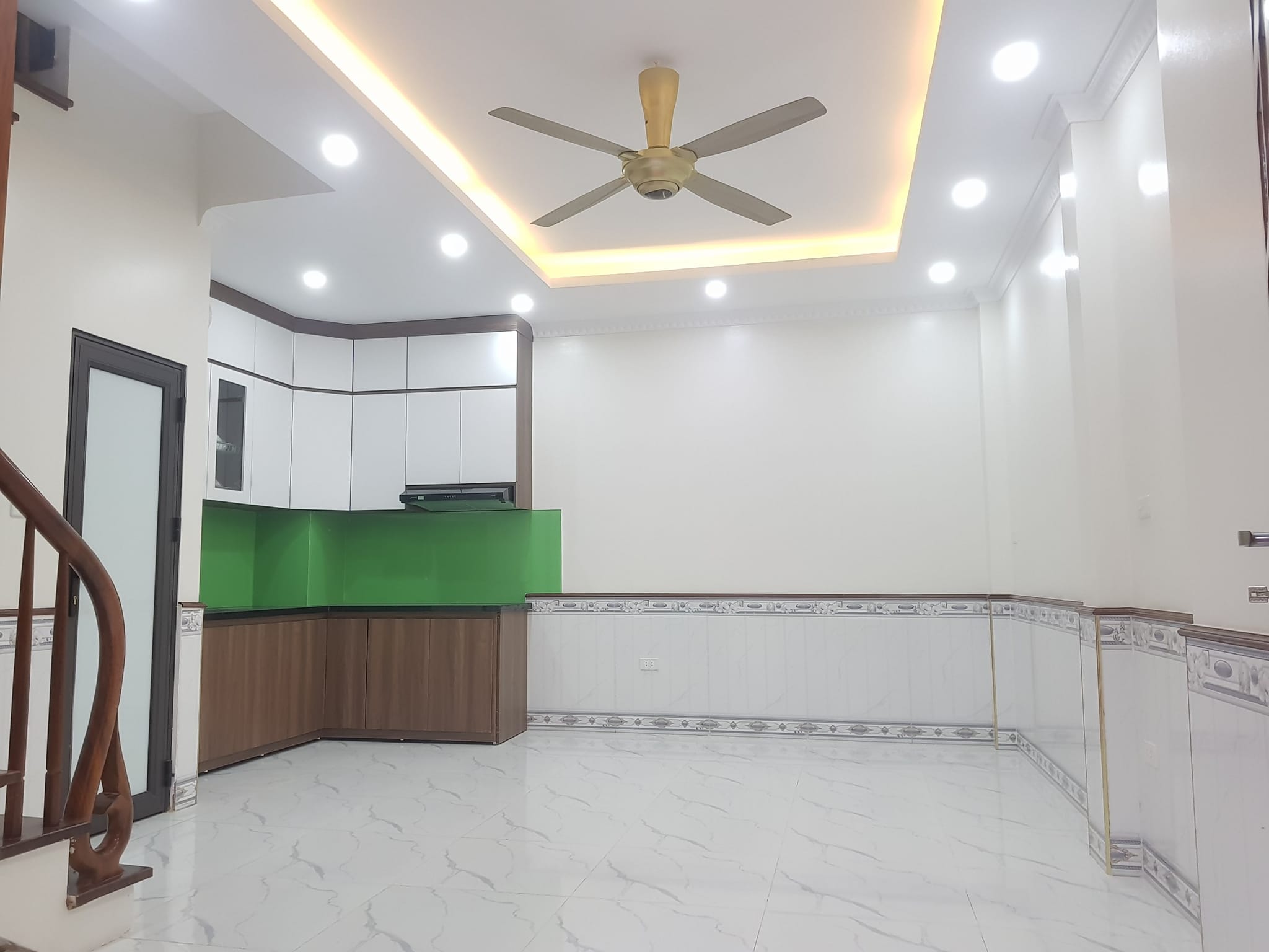 BÁN NHÀ 6 TẦNG PHỐ YÊN HÒA, CẦU GIẤY, DT 38M2, MT 5M, GẦN CHỢ, GIÁ 4,65 TỶ