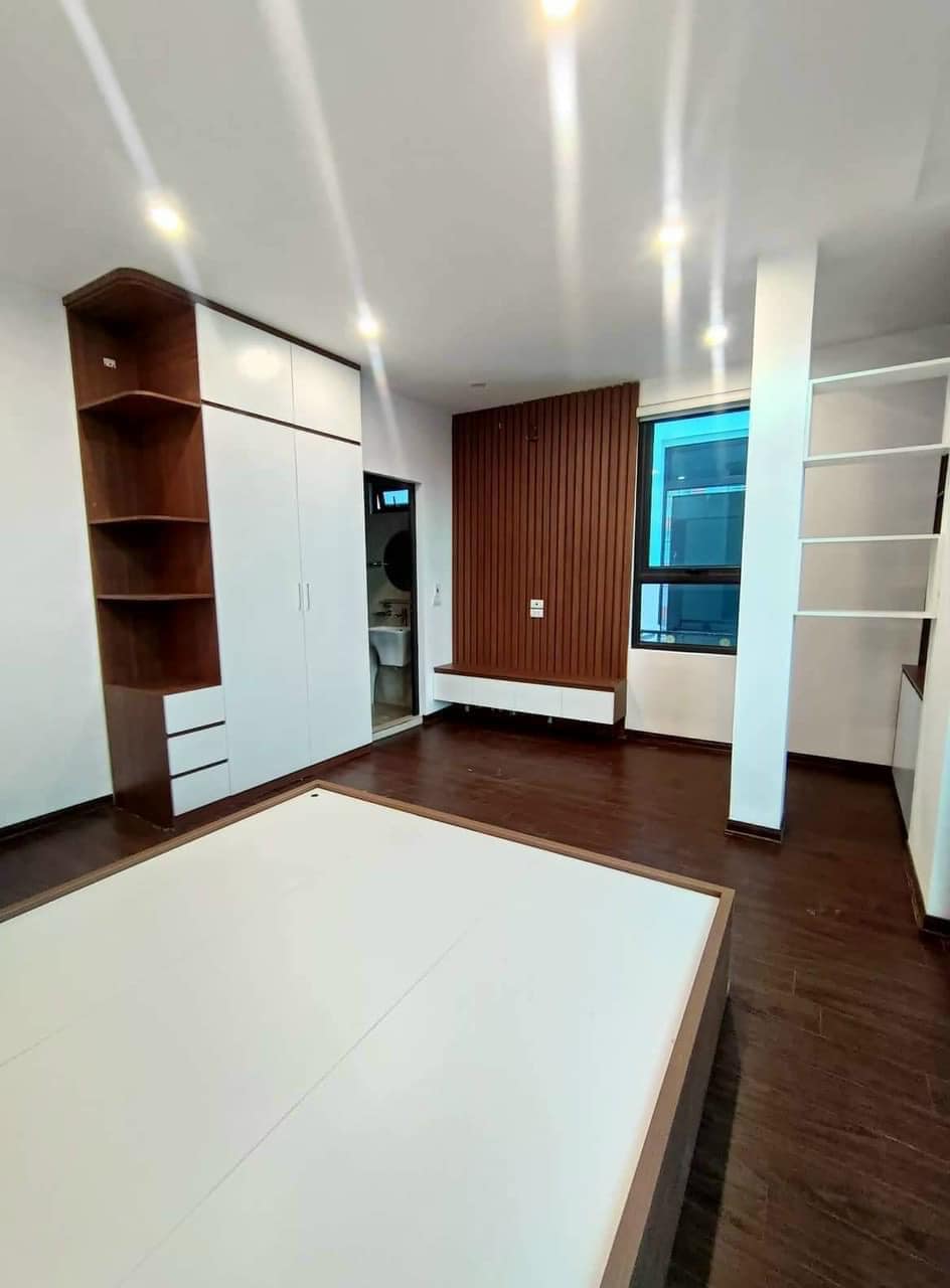 78m2