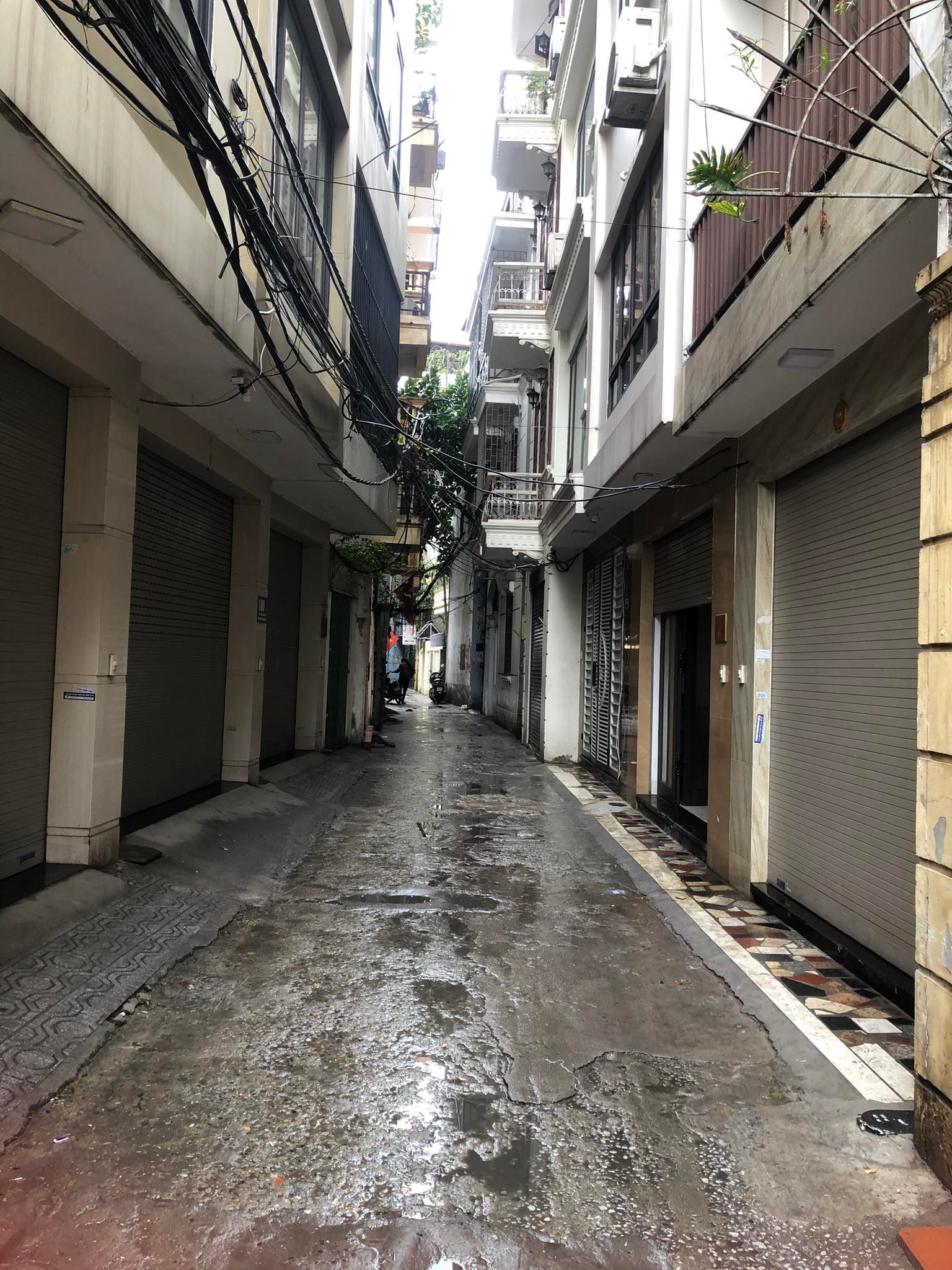 BÁN NHÀ 5 TẦNG PHỐ THỊNH QUANG, TRUNG TÂM QUẬN ĐỐNG ĐA, NGÕ RỘNG, CÁCH Ô TÔ TRÁNH 30M, NỘI THẤT ĐẦY ĐỦ, VỀ Ở NGAY.