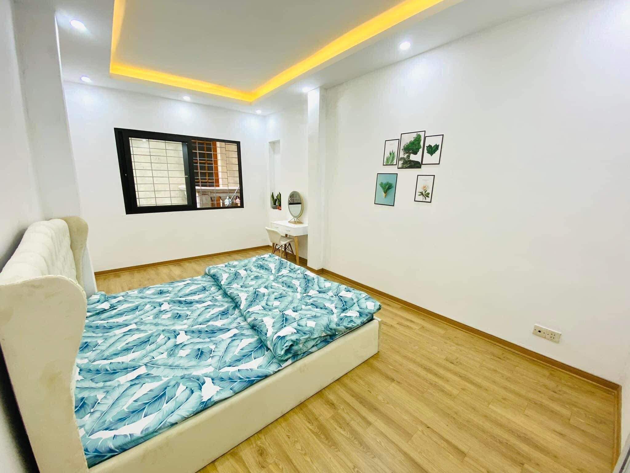 Chính chủ bán gấp nhà ngõ 127 Lạc Long Quân, DT 45mx4T chỉ hơn 4 tỷ