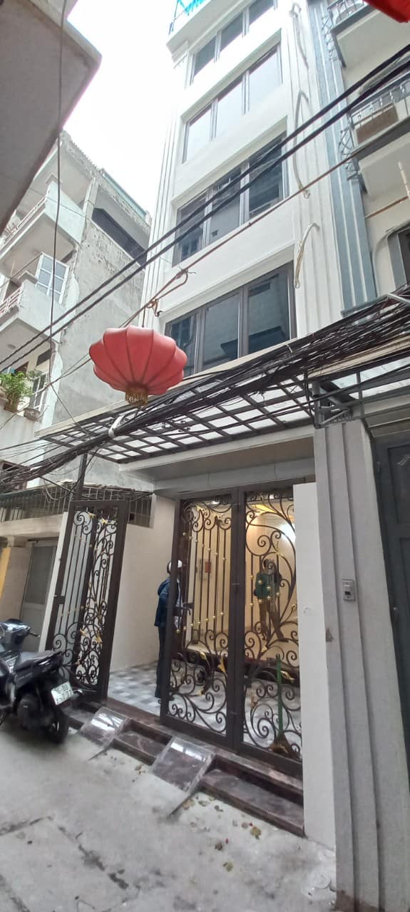 Bán nhà 7 tầng, thang máy: ngõ 230 Võ Chí Công - gần Hồ tây. tiện làm văn phòng. 12.5 tỷ