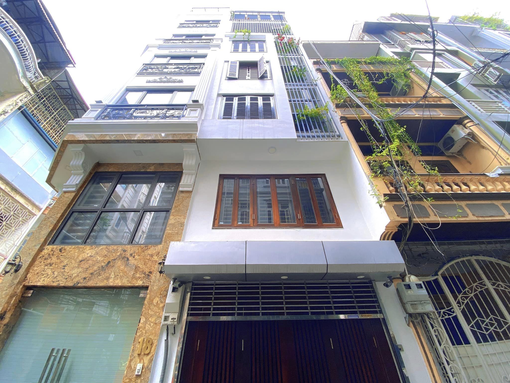 Bán Nhà Khu Víp Kinh Doanh Phố Nguyên Hồng Dt 52m2 7 tầng Mt 4.2m Giá 21 tỷ Đống Đa