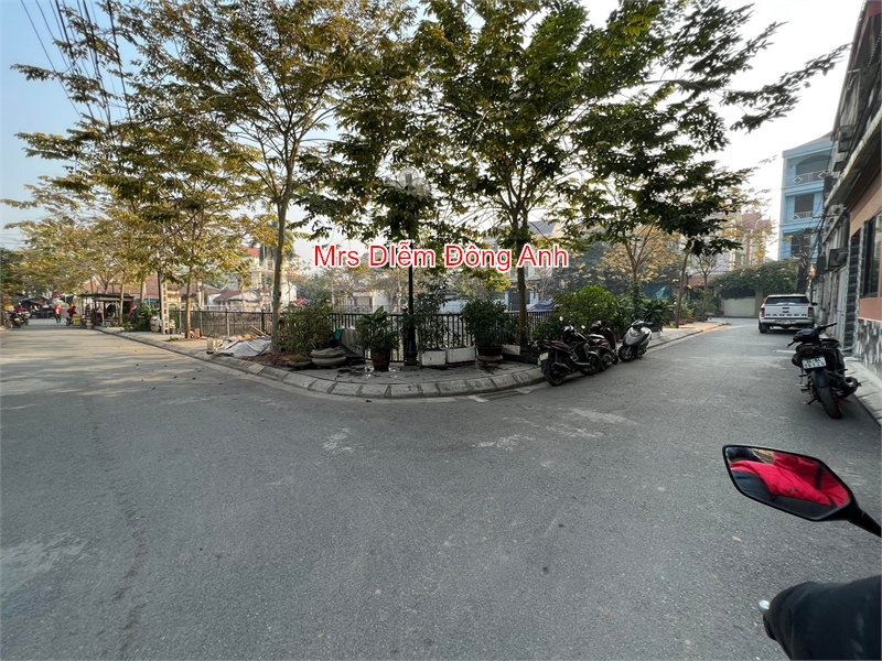 2.610 tỷ, Mrs Diễm cần bán 45m lô góc trung tâm, gần chợ Xuân Canh, Xuân Canh, Đông Anh.