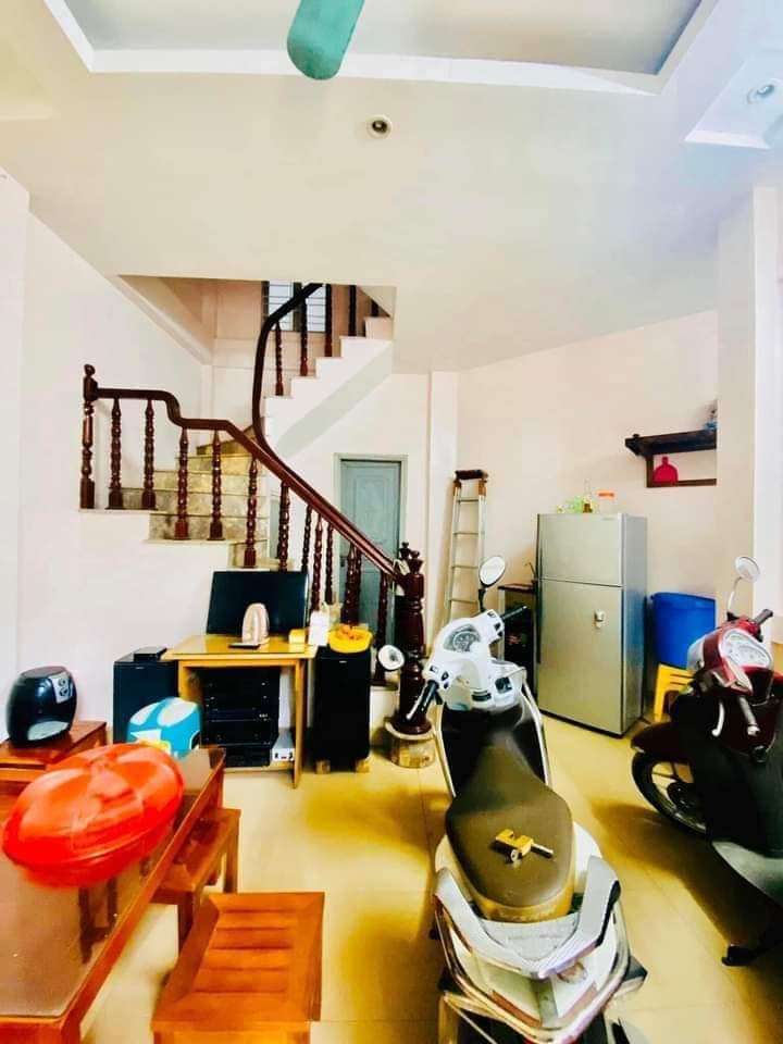 BÁN NHÀ ĐƯỜNG HOÀNG MAI HÀ NỘI 35m 3 NGỦ GIÁ 2.5TY SỔ ĐỎ