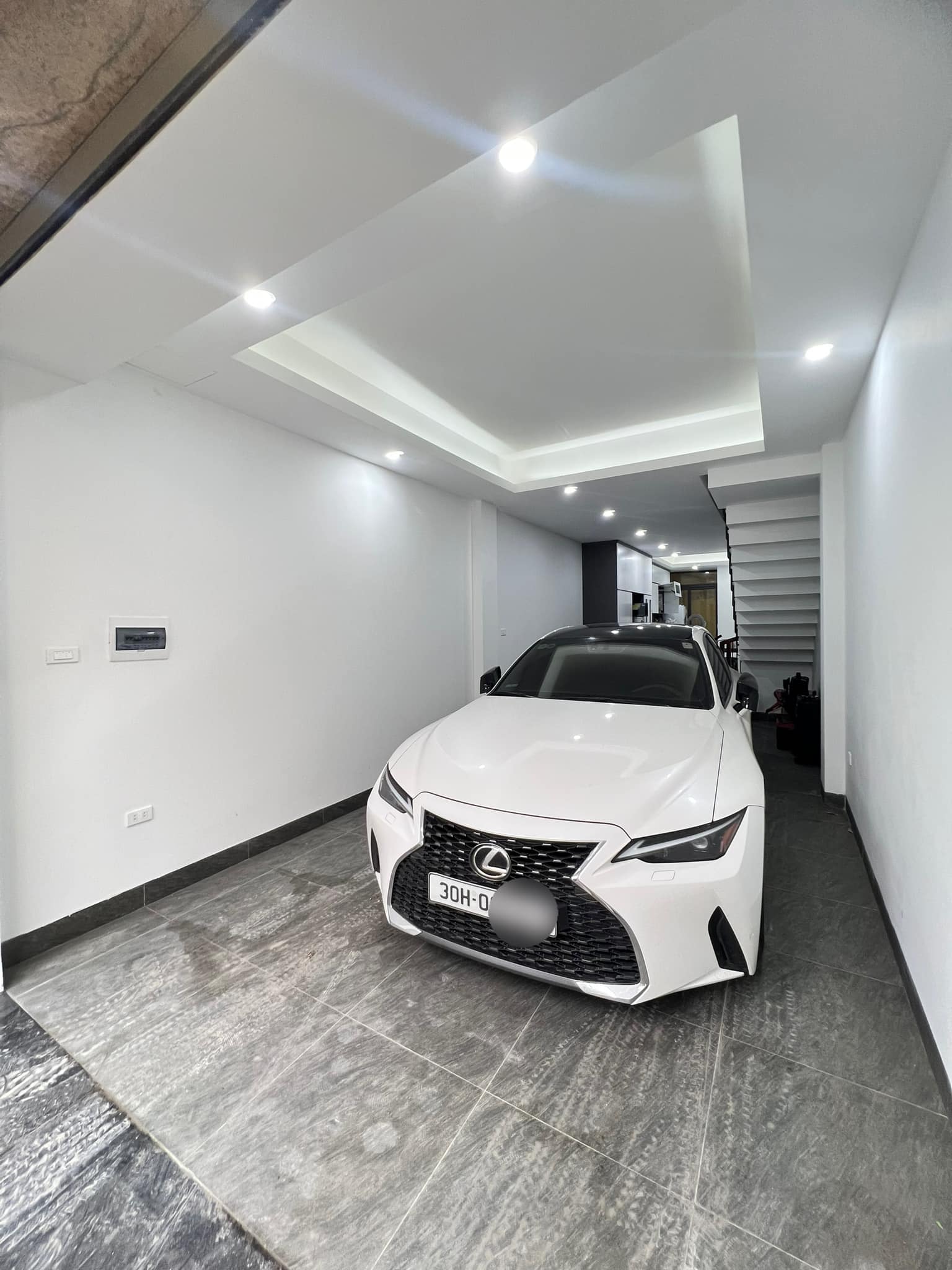 Chính chủ bán nhà 6 tầng ngõ 27 Vạn Bảo 54 m2 có thang máy nhà đẹp ở ngay