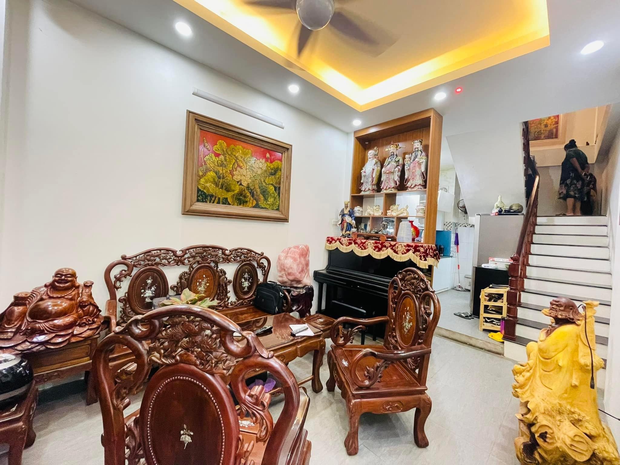 Nhà riêng rẻ đẹp nhất ở Hào Nam Đống Đa 33m2 5T 4 tỷ Ngõ thông thoáng 0904,688,633