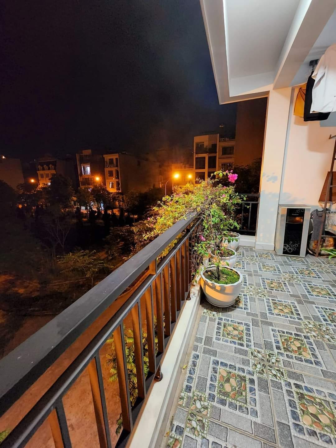 Bán nhà Thạch Bàn 63m2, 5 tầng mặt tiền 5.2m, 10.3 tỷ