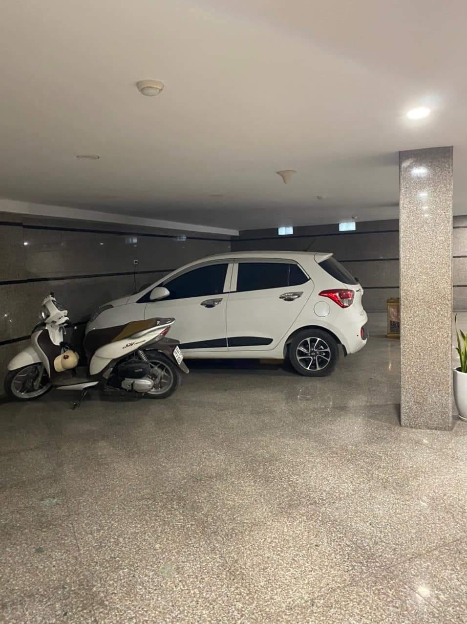 BÁN NHÀ MẶT PHỐ QUẬN CẦU GIẤY 300M 11 TẦNG 65 TỶ 11K$/THÁNG