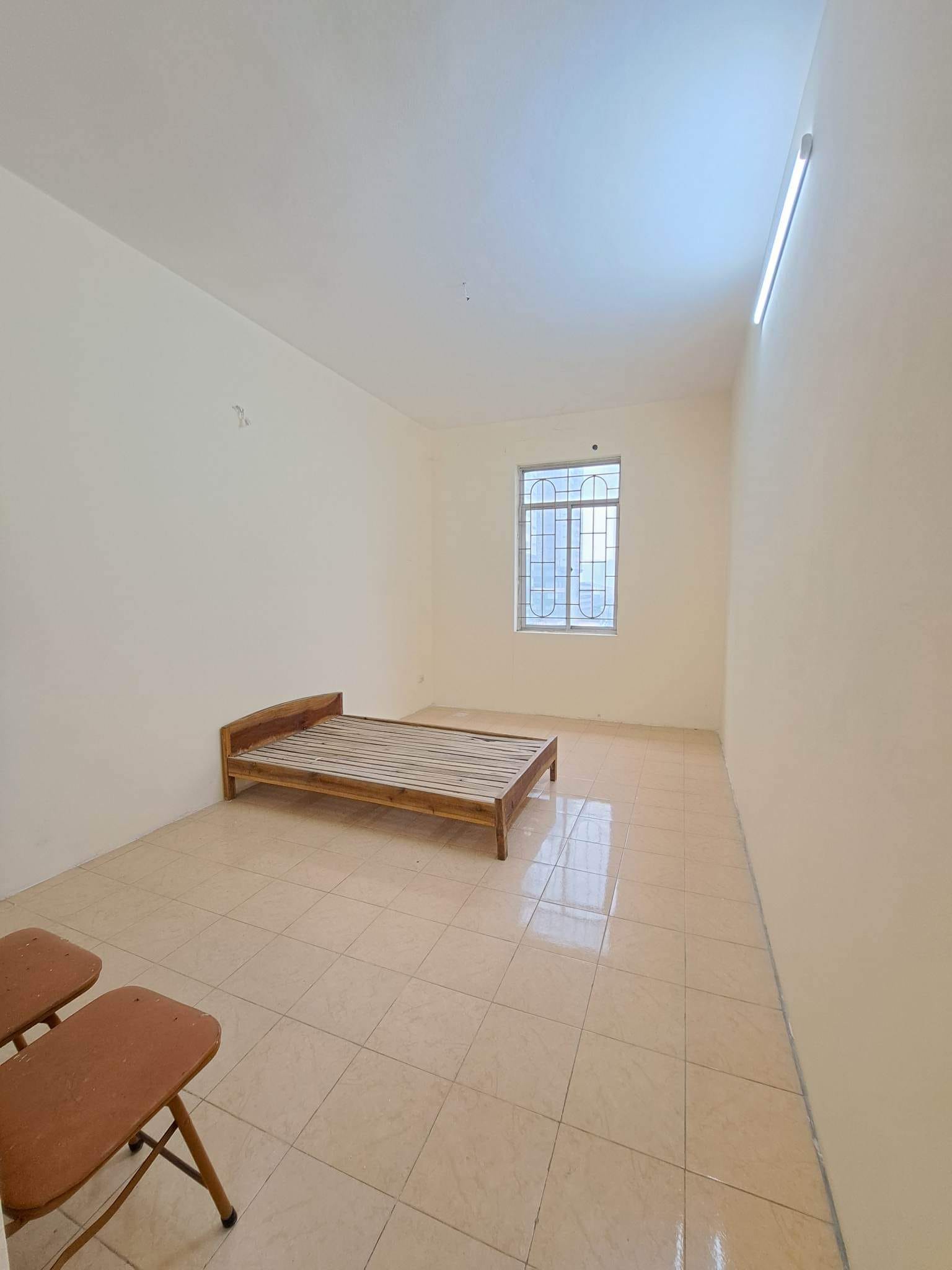 HIẾM - nhỉnh 2 tỷ Chung Cư Hoàng Đạo Thúy 104m2 - Sổ Đỏ Chính Chủ