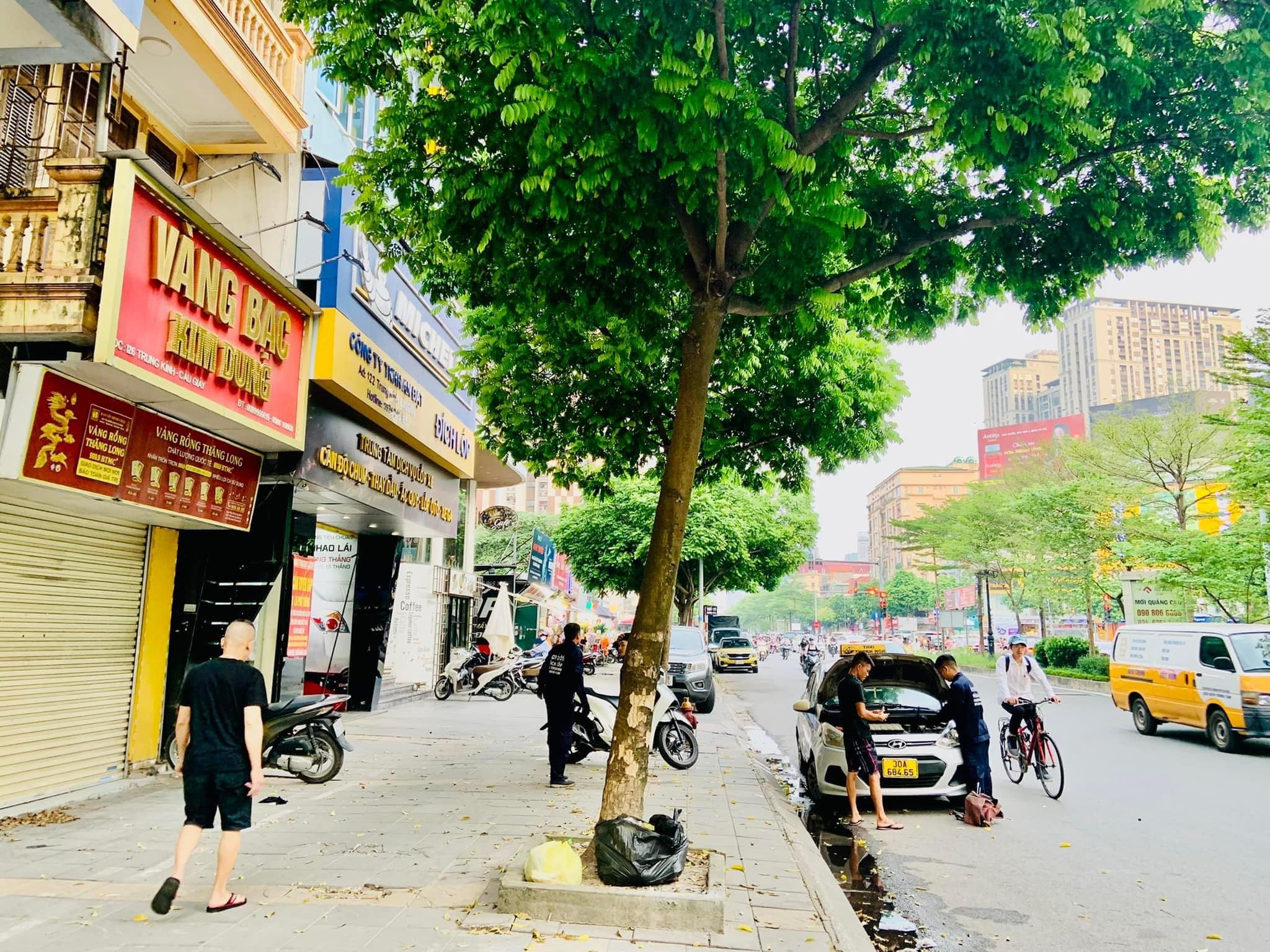 MẶT PHỐ TRUNG KÍNH TRUNG TÂM CẦU GIẤY - KINH DOANH ĐỈNH - 2 MẶT NGÕ Ô TÔ TRÁNH - 2 MẶT THOÁNG TRƯỚC SAU- VỈA HÈ ĐÁ BÓNG - DÒNG TIỀN THUÊ 80TR/1T