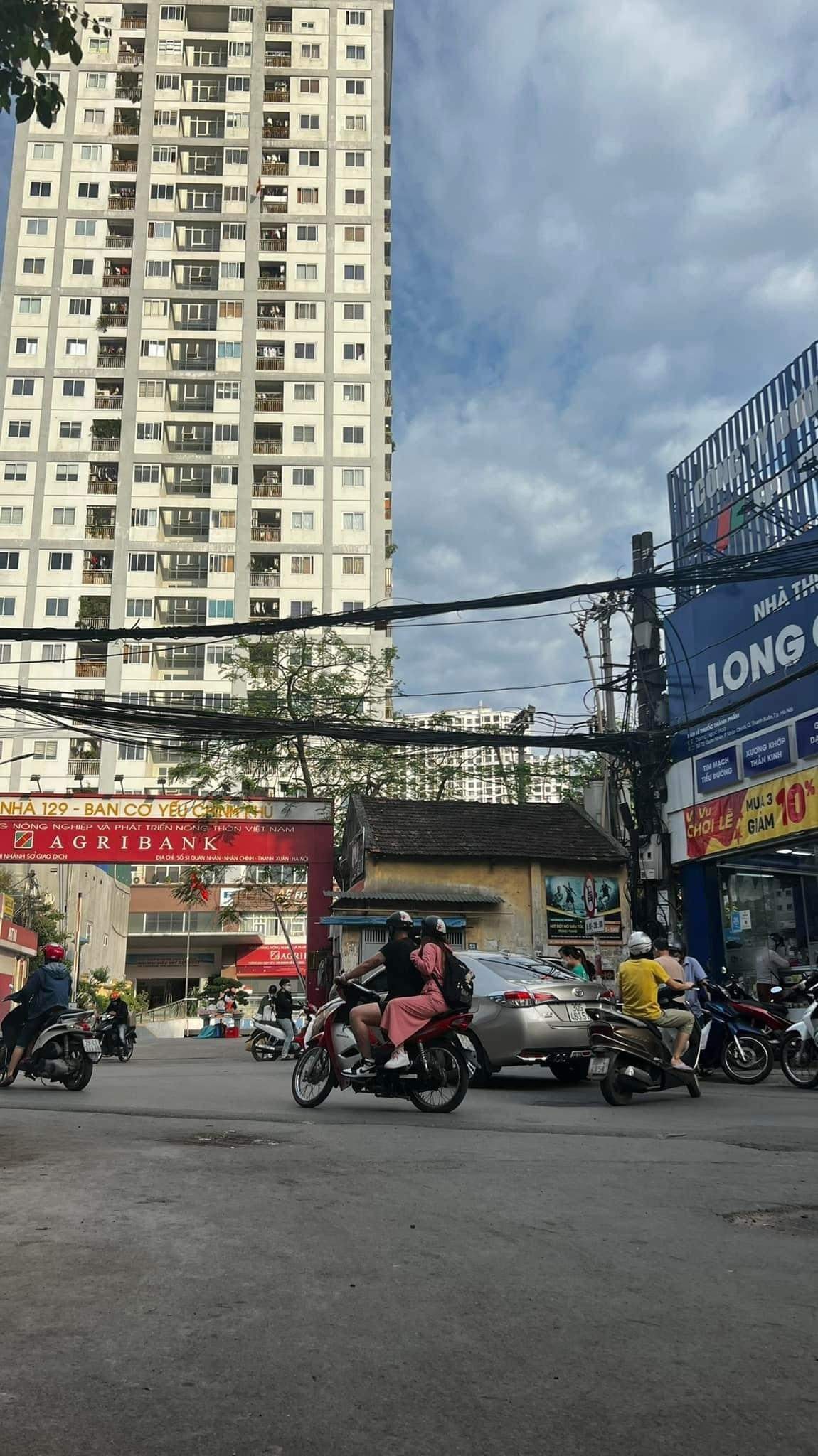 MẶT PHỐ HOÀNG NGÂN - NGÃ 4 KINH DOANH SẦM UẤT- DIỆN TÍCH TO - MẶT TIỀN 6M - SỔ NỞ HẬU