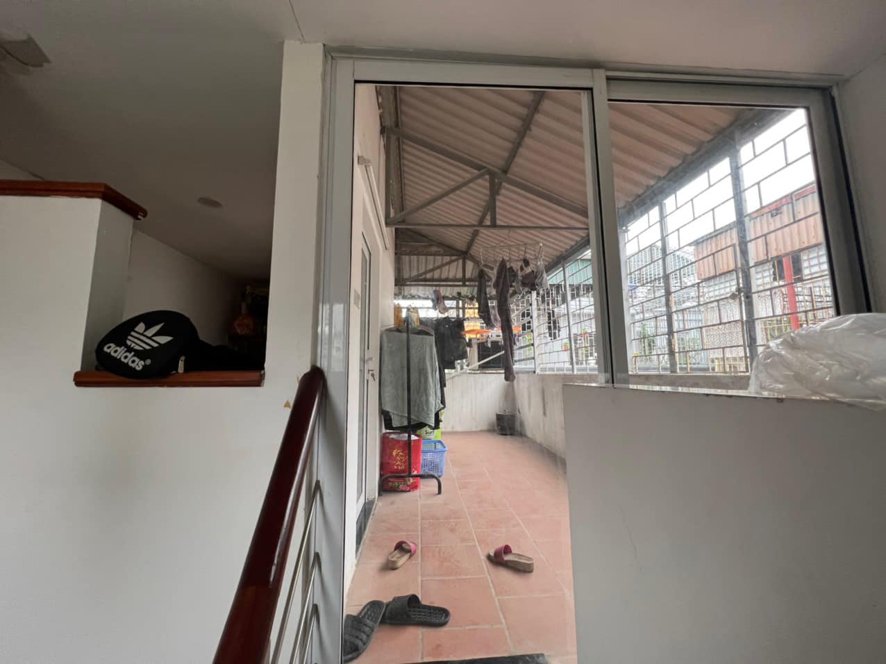 Bán nhà Hào Nam 5 tầng, sân đỗ 30 xe máy, gần phố, 3,6 tỷ