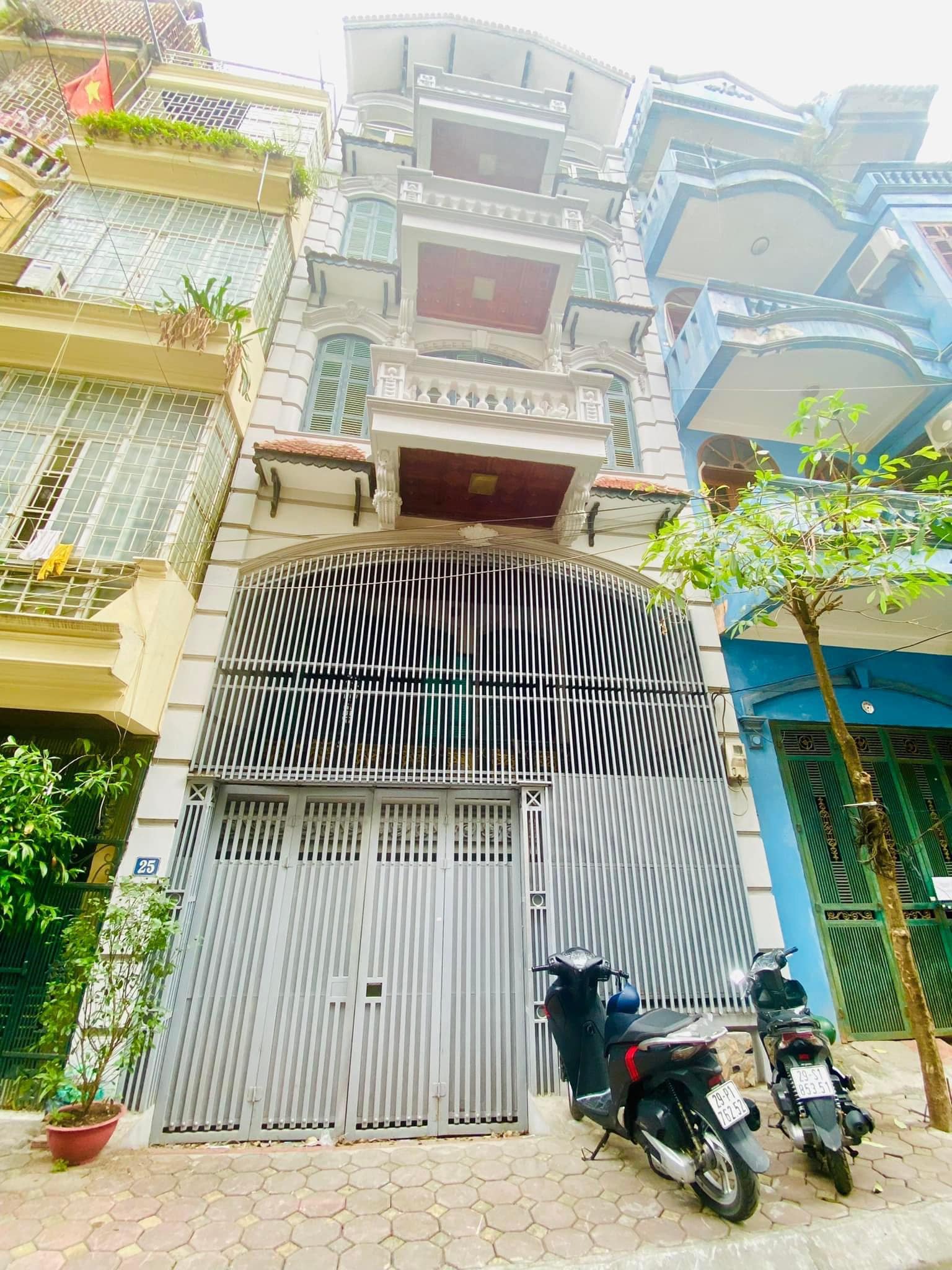 Bán Nhà Khu Vực Víp kinh Doanh Đường Võ Văn Dũng Dt 60m2 5T Mt 6m Giá 15.9 tỷ Đống Đa