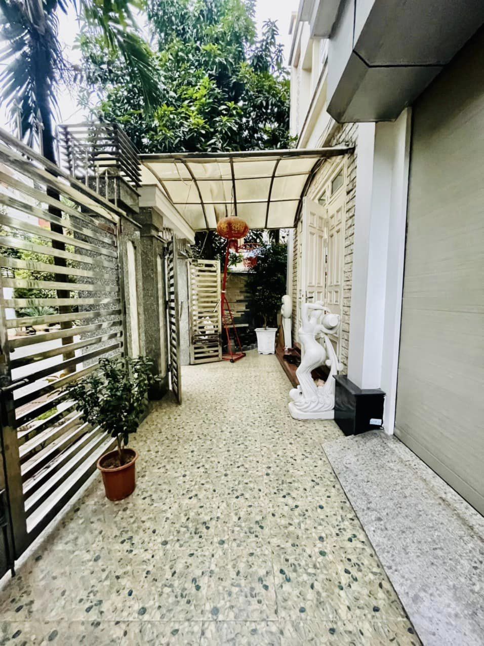 Bán nhà ngõ 50 Võng thị quận Tây hồ, Ô TÔ 70m LÔ GÓC, 47m2 giá 4.4 tỷ